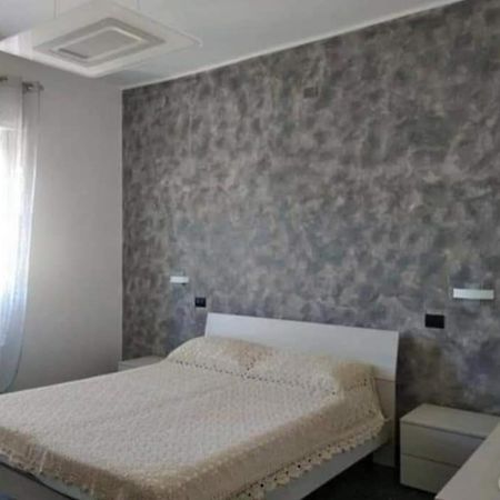 Ferienwohnung Ad Un Passo Dal Mare Savona Exterior foto