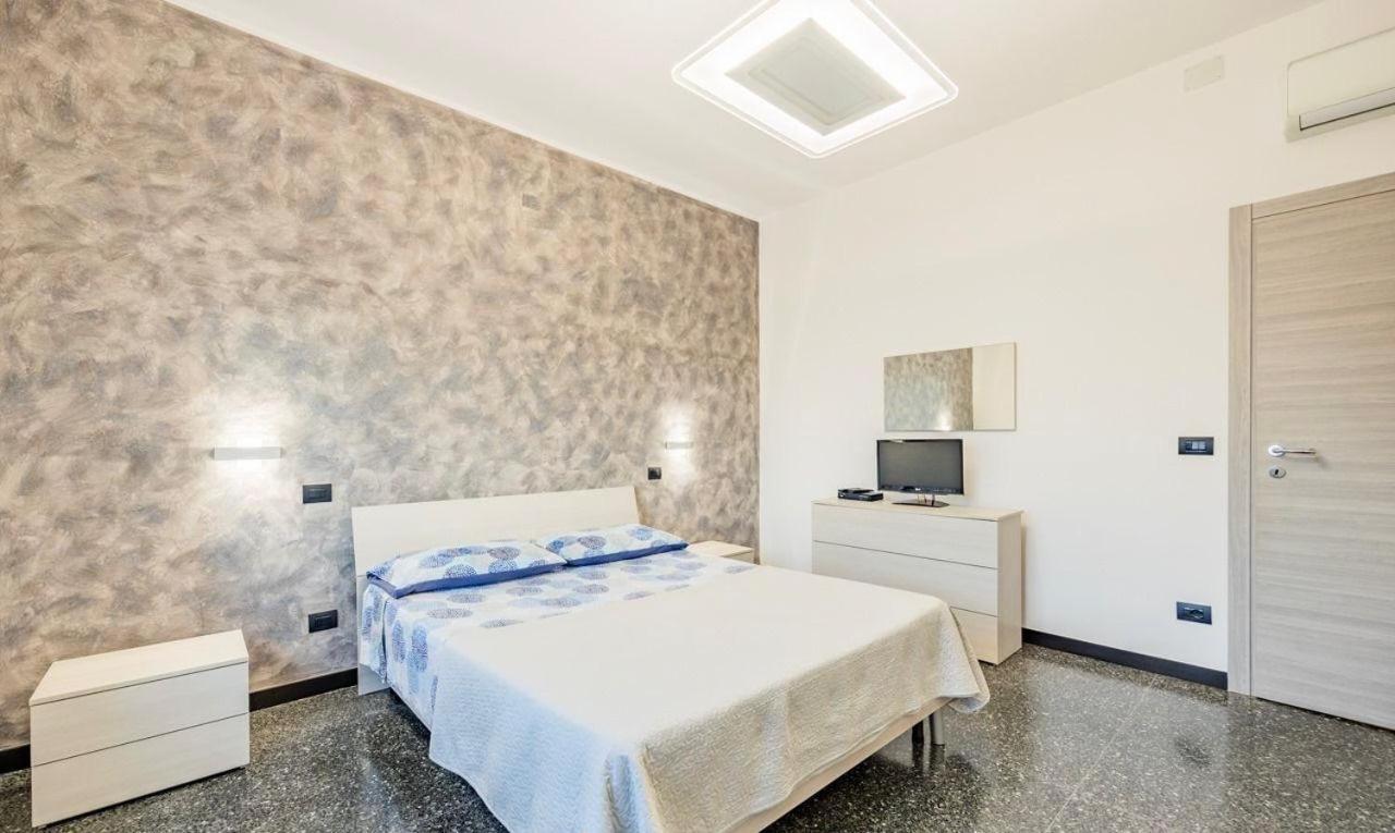 Ferienwohnung Ad Un Passo Dal Mare Savona Exterior foto